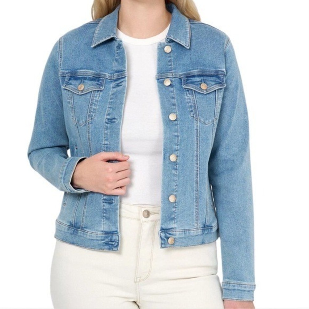 Seven 7 Women Blue Denim Jean Jacket NWT Classic Fit Button Front Trucker Small